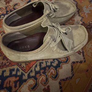 Clarks Men's Light Tan Suede Slip-Ons